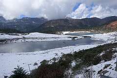 The glacial lake Panga Teng Tso, on the road to Bumla Pass, the Tibetan (Chinese) border 18.5 kilometres further north.