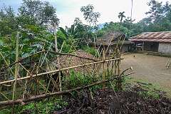 A homestead in Longshen, along the road between Mon and Sheanghah Chingnyu.