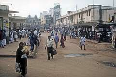 The bus station of Maliyaduthurai, 44 kilometres south of Chidambaran.