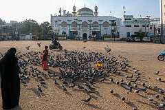 The Darush Shifa Mosque (Jama Masjid), along Darul Shifa Road, old Hyderabad.