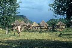 Between Birchenough Bridge and Chipinge (Chipinga), in Manicaland, in the east of Zimbabwe.
